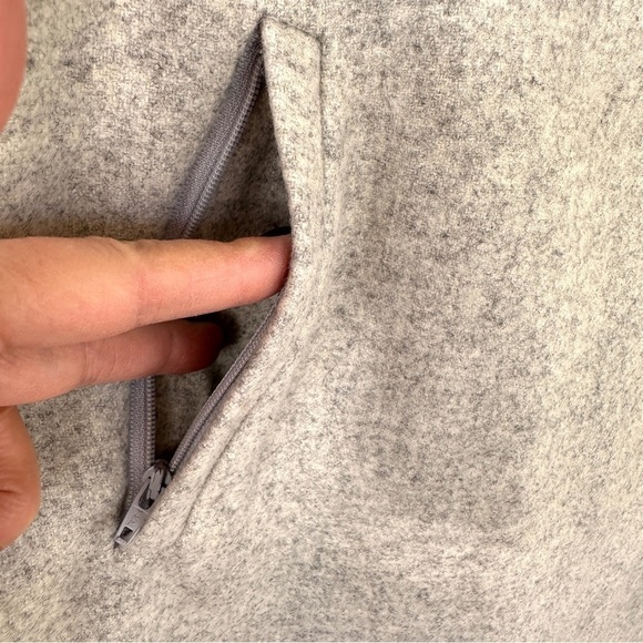 J. Crew mini skirt in a wool blend, fully lined - Picture 3 of 9